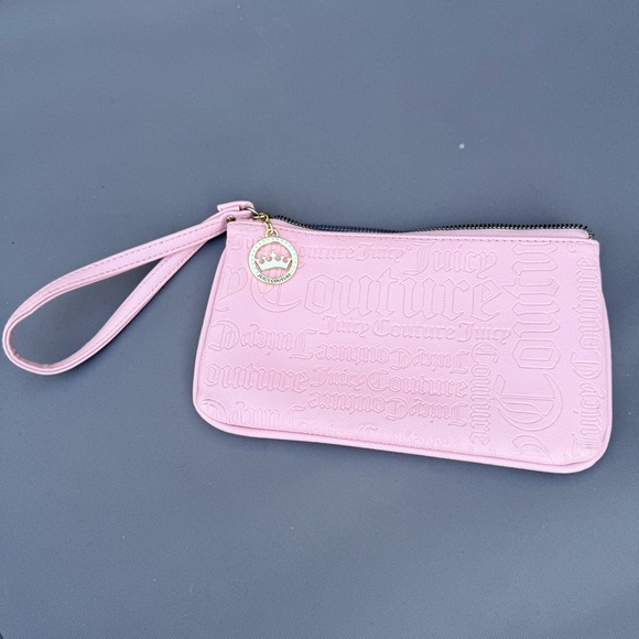 Juicy Couture Pink Debossed Monogram Wristlet Y2K Style EUC Barbiecore Baby Pink - Picture 4 of 7